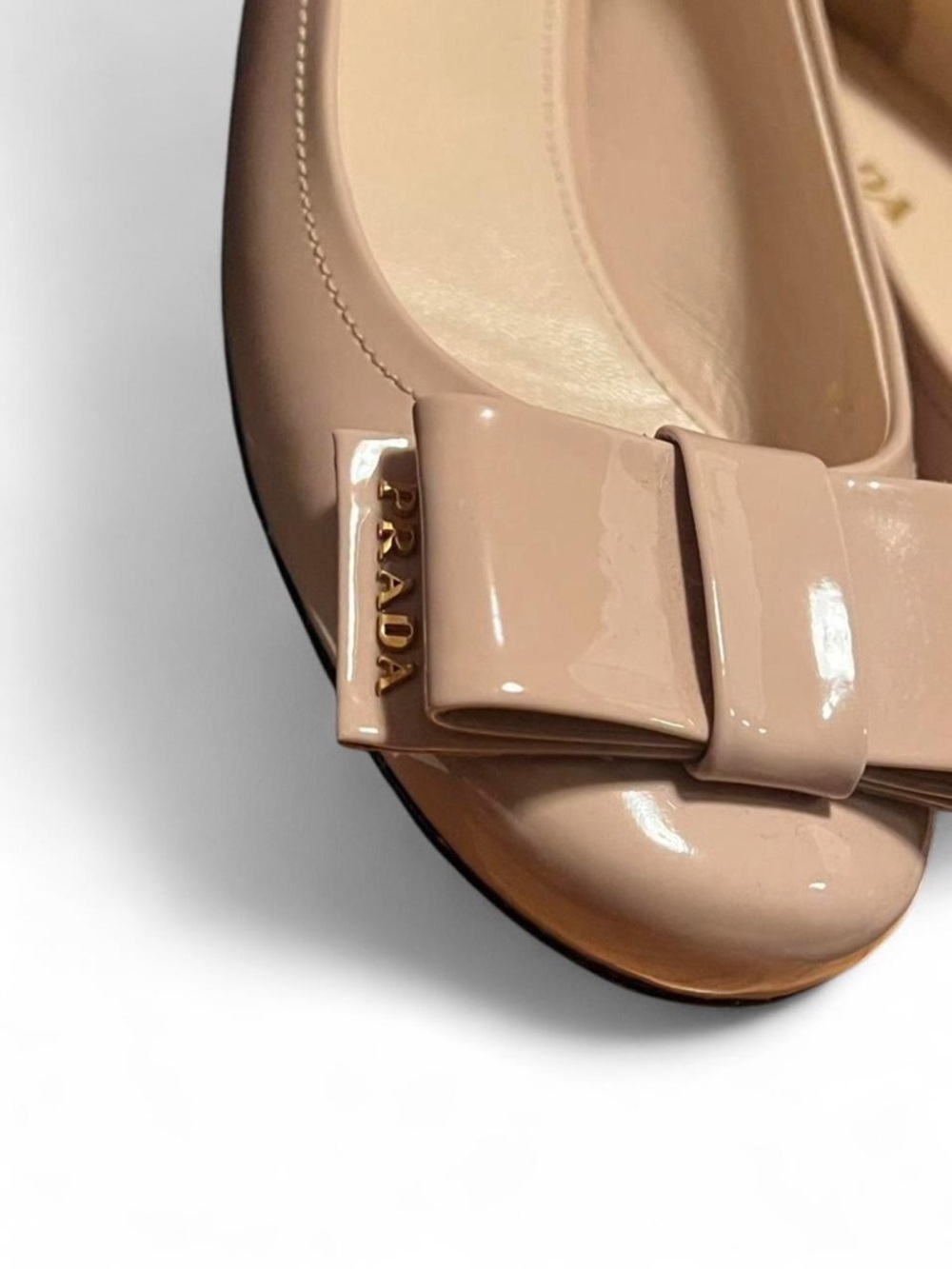 Like NIB Prada Vernice Cipria Bow Ballet Flats - 1F226E - Picture 4 of 9